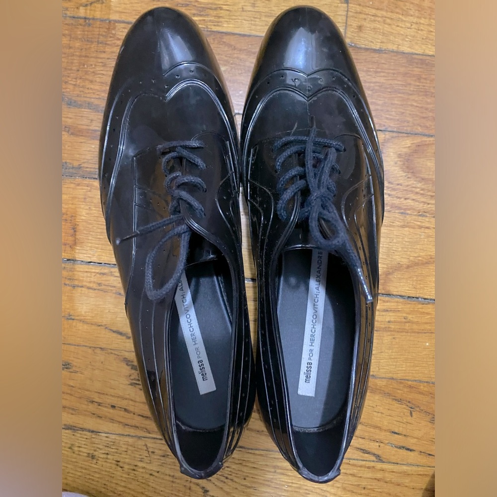 Melissa wingtip style lace up shoes size 9